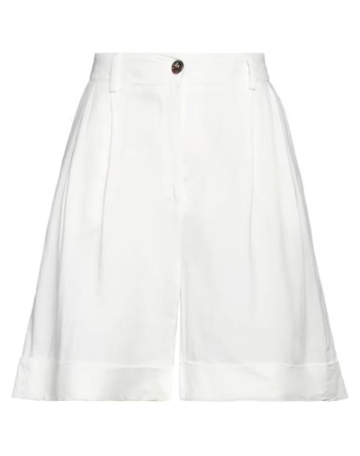 White Wise Woman Shorts & Bermuda Shorts White Size 2 Viscose, Linen