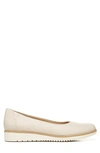 Soul Naturalizer Idea Womens Padded Insole Slip On Ballet Flats In Porcelain Faux Leather