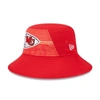 NEW ERA NEW ERA  RED KANSAS CITY CHIEFS 2023 NFL TRAINING CAMP STRETCH BUCKET HAT