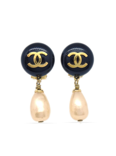 Pre-owned Chanel 1994 Cc Button Pearl Drop Clip-on Earrings In White