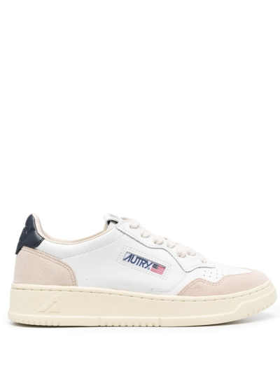 Autry Medalist Leather Sneakers In Weiss