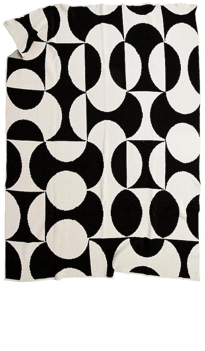 Happy Habitat Puzzle Throw In Black,white