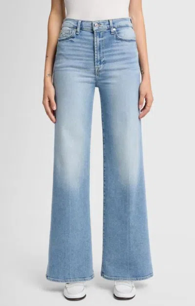 7 For All Mankind Ultra High Rise Cropped Jeans In Light Wash In Blue