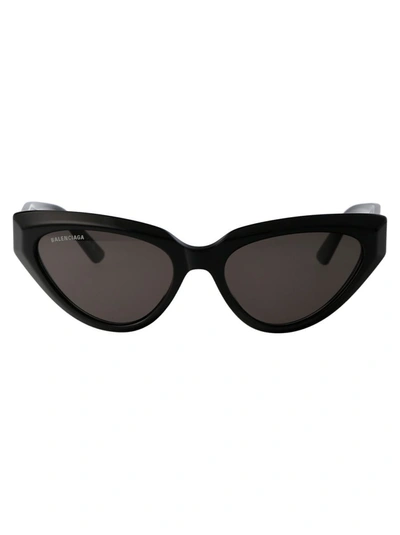 Balenciaga Everyday Cat-eye Sunglasses In Black