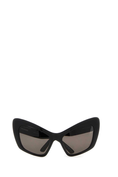 Balenciaga Eyewear Butterfly Framed Sunglasses In Black