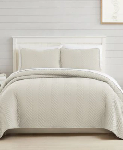 Southshore Fine Linens Solid Color Chevron Quilt Set Collection In White