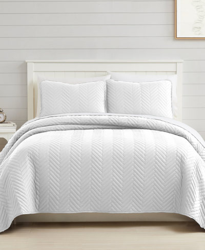 Southshore Fine Linens Solid Color Chevron 3 Piece Quilt Set, Queen In White