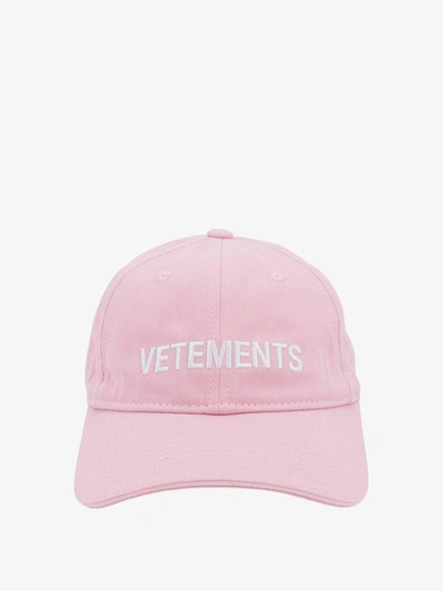 Vetements Logo Embroidered Baseball Cap In Pink