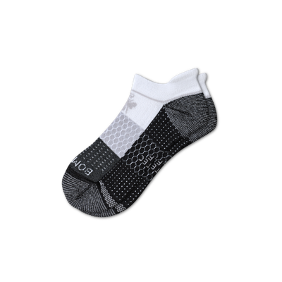 Bombas Golf Ankle Socks In White Black