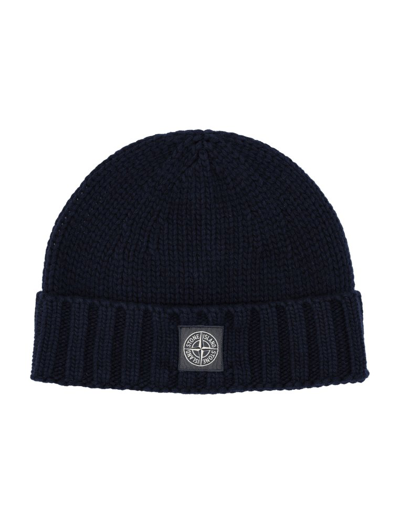 Stone Island Logo Patch Ribbed Beanie In Blue