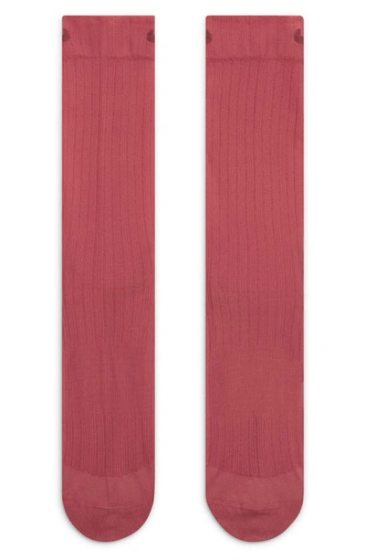 Nike Women's Sheer Crew Socks (1 Pair) In Red