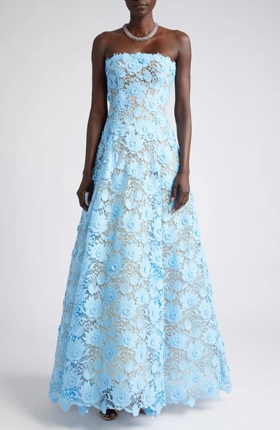 Oscar De La Renta Strapless Floral Guipure Lace Gown In Baby Blue | ModeSens