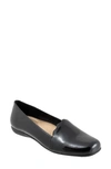 Trotters Sage Flat In Black Pat