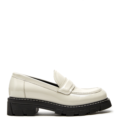 La Canadienne Douglas Leather Loafer In Beige