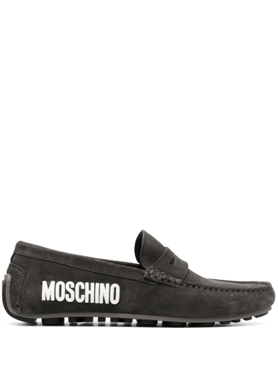 Moschino Logo贴花绒面皮乐福鞋 In Black