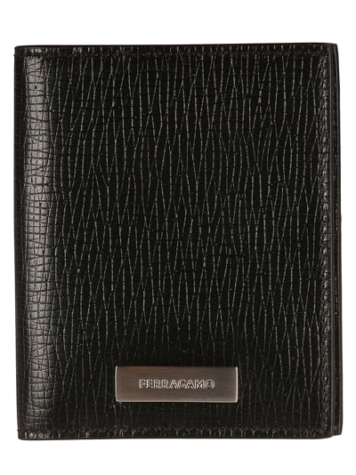 Ferragamo Logo Plaque Bifold Cardholder In Black