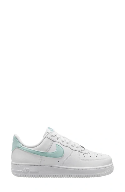 Nike Air Force 1 Leather Sneakers In Weiss