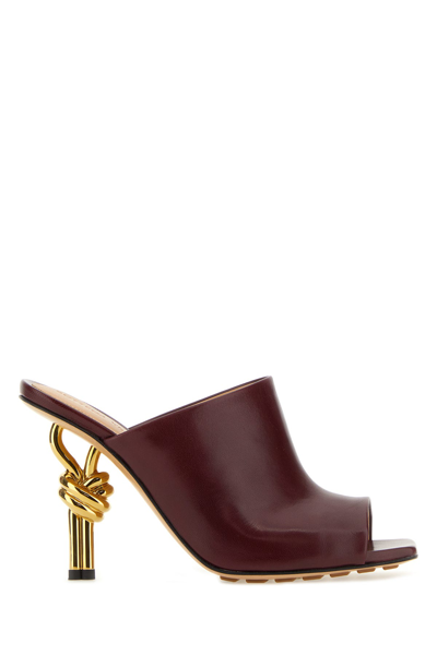 Bottega Veneta Grape Nappa Leather Knot Flat With 9 Cm Heel In Red