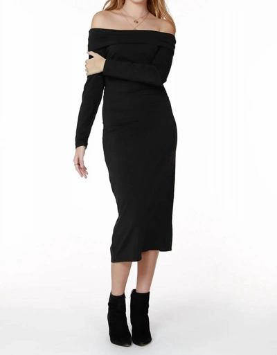 Bobi Off The Shoulder Midi Dress In Black