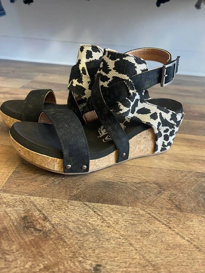 Very G Claire Wedge Shoe In Black