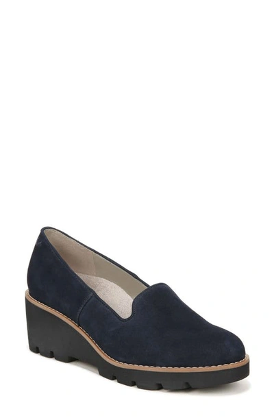 Vionic Willa Wedge Loafer In Navy