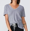 Monrow Textured Tri-blend Relaxed V-neck Tee In Grey In Black