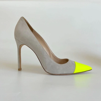 Pre-owned Manolo Blahnik Grey Suede & Neon Yellow Leather Bipunta Cap-toe Pumps, 38