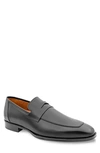 Mezlan Avenue Penny Loafer In Black