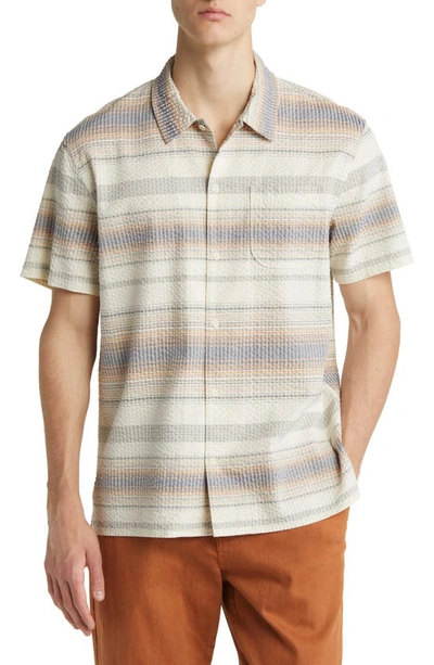 Treasure & Bond Stripe Seersucker Short Sleeve Button-up Shirt In Ivory- Tan Ombre Stripe