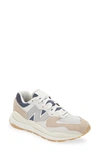 New Balance 5740 Sneaker In Driftwood/ Reflection