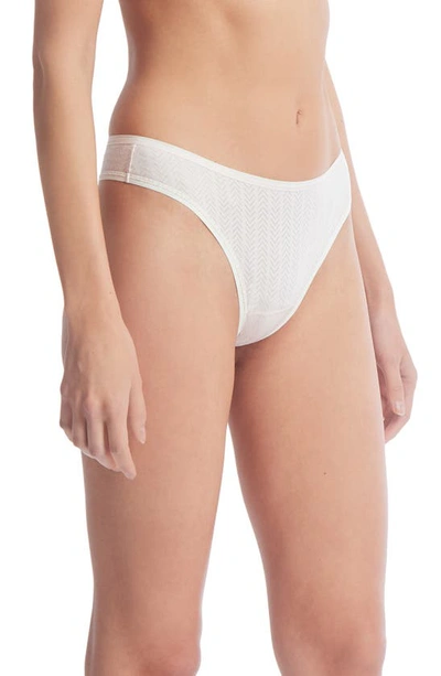 Hanky Panky Movecalm Natural Rise Thong In Pearl/ Marsmallow