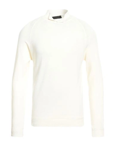 Lucques Man Turtleneck Cream Size 38 Merino Wool In White