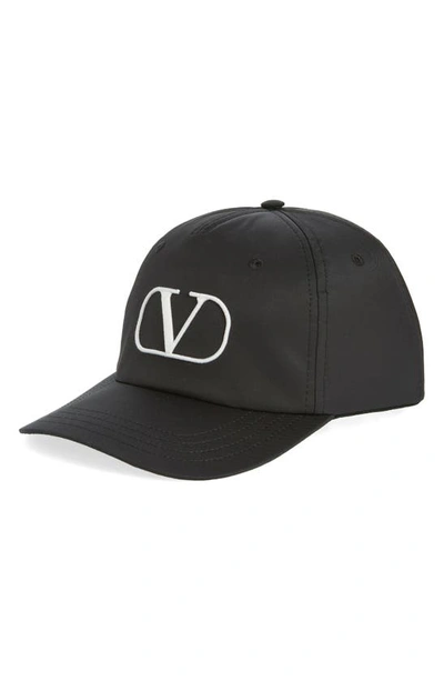 Valentino Garavani Vlogo Baseball Cap In 0na-nero/ Avorio