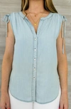 BB DAKOTA SHORT STOP TOP IN CHAMBRAY