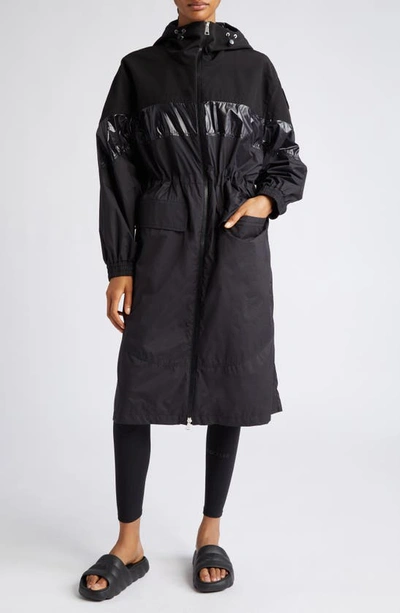 Moncler Elorn Paneled Parka Coat In 999 Black