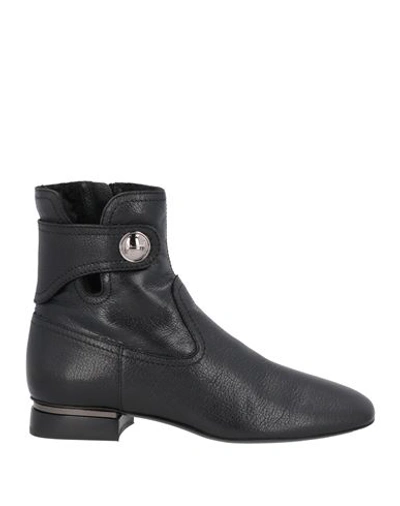 Tod's Ankle Boots In Black