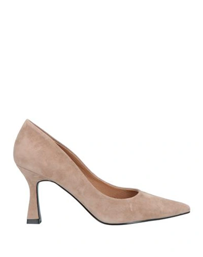 Bibi Lou Woman Pumps Light Brown Size 11 Soft Leather In Beige