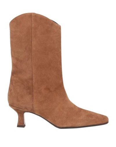 Anna F . Woman Ankle Boots Camel Size 11 Soft Leather In Beige