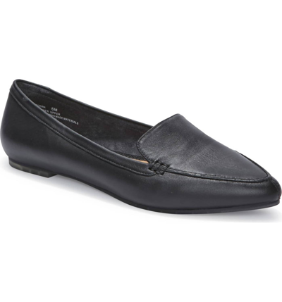 Me Too Audra Pointy Toe Flats In Black