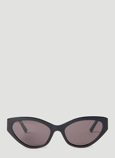 Balenciaga Flat Cat Eye Sunglasses In Black