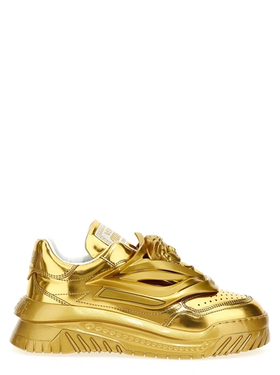 Versace Odissea Metallic-effect Sneakers In Gold