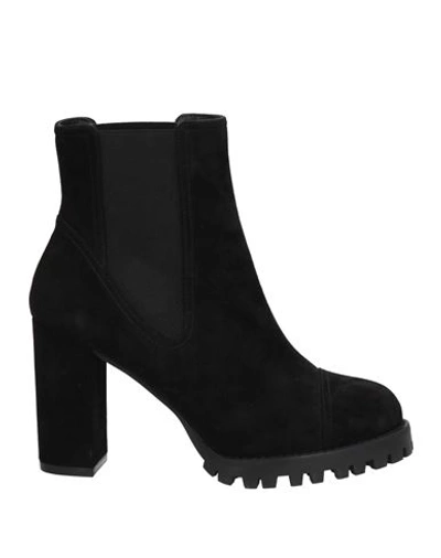 Stuart Weitzman Woman Ankle Boots Black Size 4.5 Soft Leather