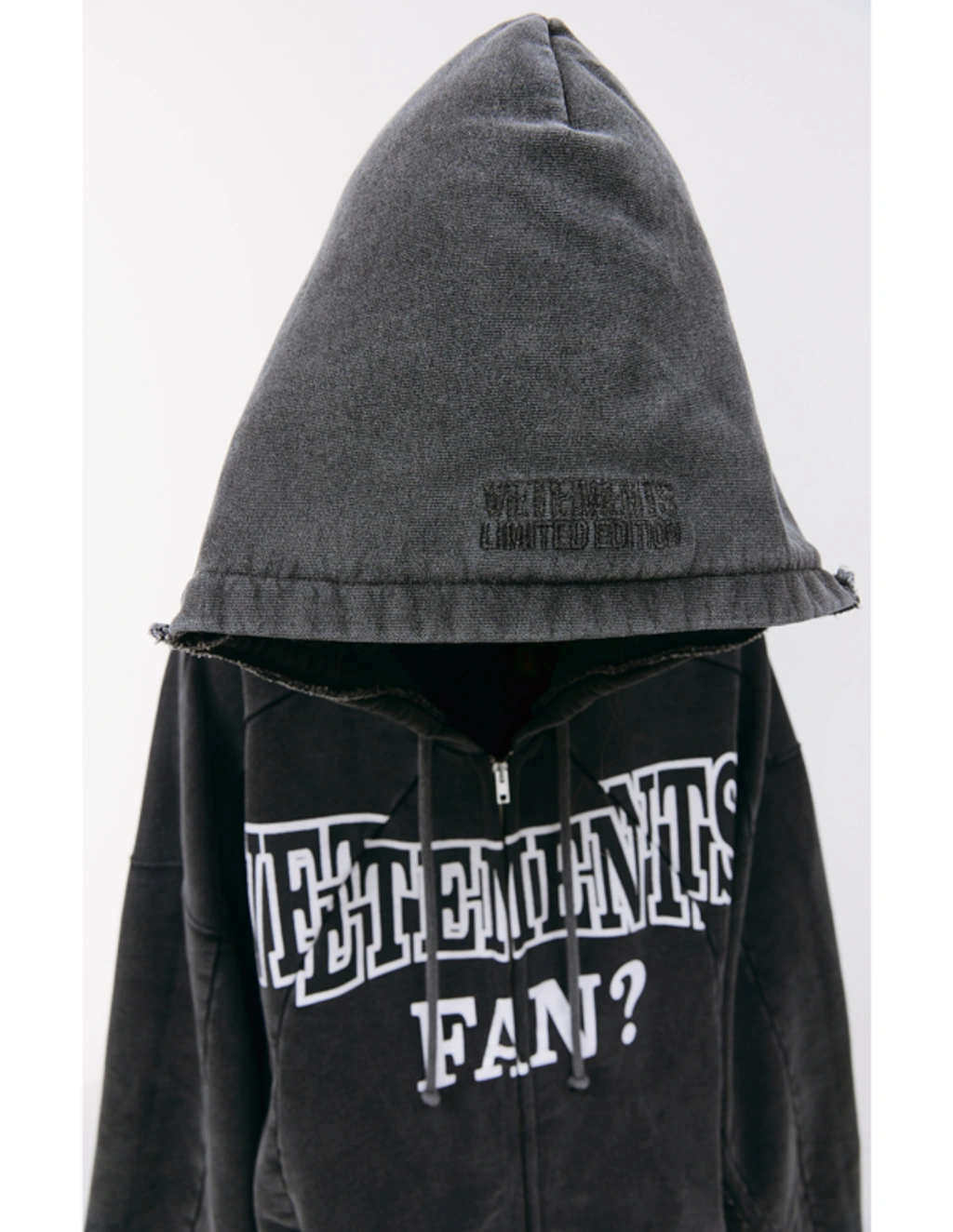 パーカー vetements fan hoodie Vetements 'fan' Printed Zip Up Hoodie In Grey | ModeSens