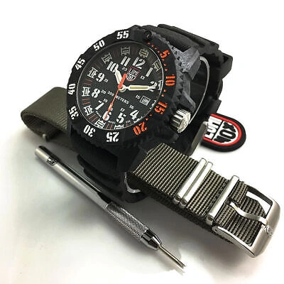 Pre-owned Luminox Men's  Carbon Seal 46mm Diver's 300m Watch Set 3801.c.set