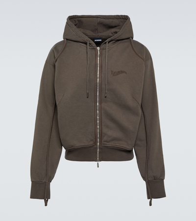 Jacquemus Le Camargue Cotton Fleece Hoodie In Brown