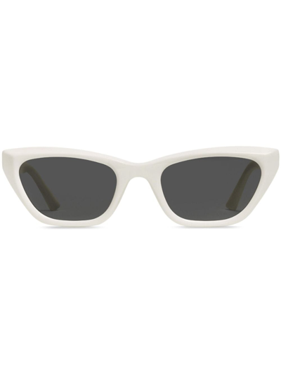 Gentle Monster Oboe Cat-eye Frame Sunglasses In Weiss