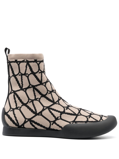 Valentino Garavani City-shore High-top Trainers In Beige/black