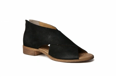 Band Of The Free Venice Leather Flat Open Toe In Black