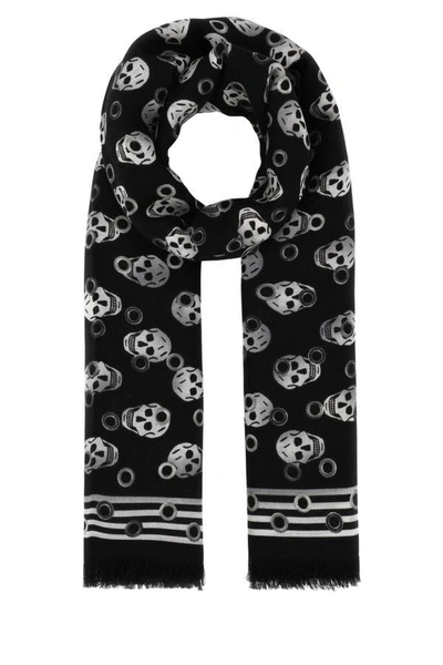 Alexander Mcqueen Skull Printed Frayed Edge Scarf In Multicolor