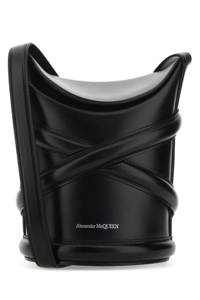 ALEXANDER MCQUEEN ALEXANDER MCQUEEN WOMEN BLACK LEATHER THE CURVE BUCKET BAG